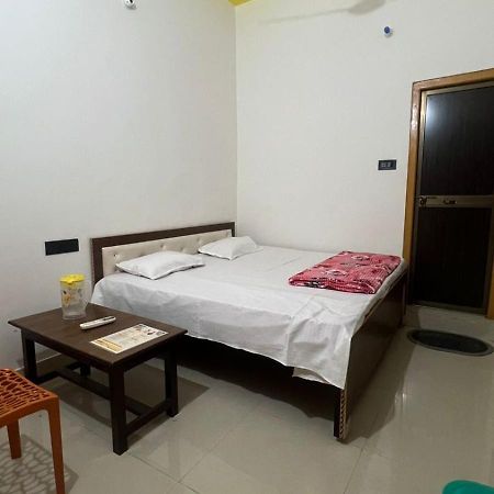 Veda Palace, 900 Meter Distancce From Temple Ayodhya Luaran gambar