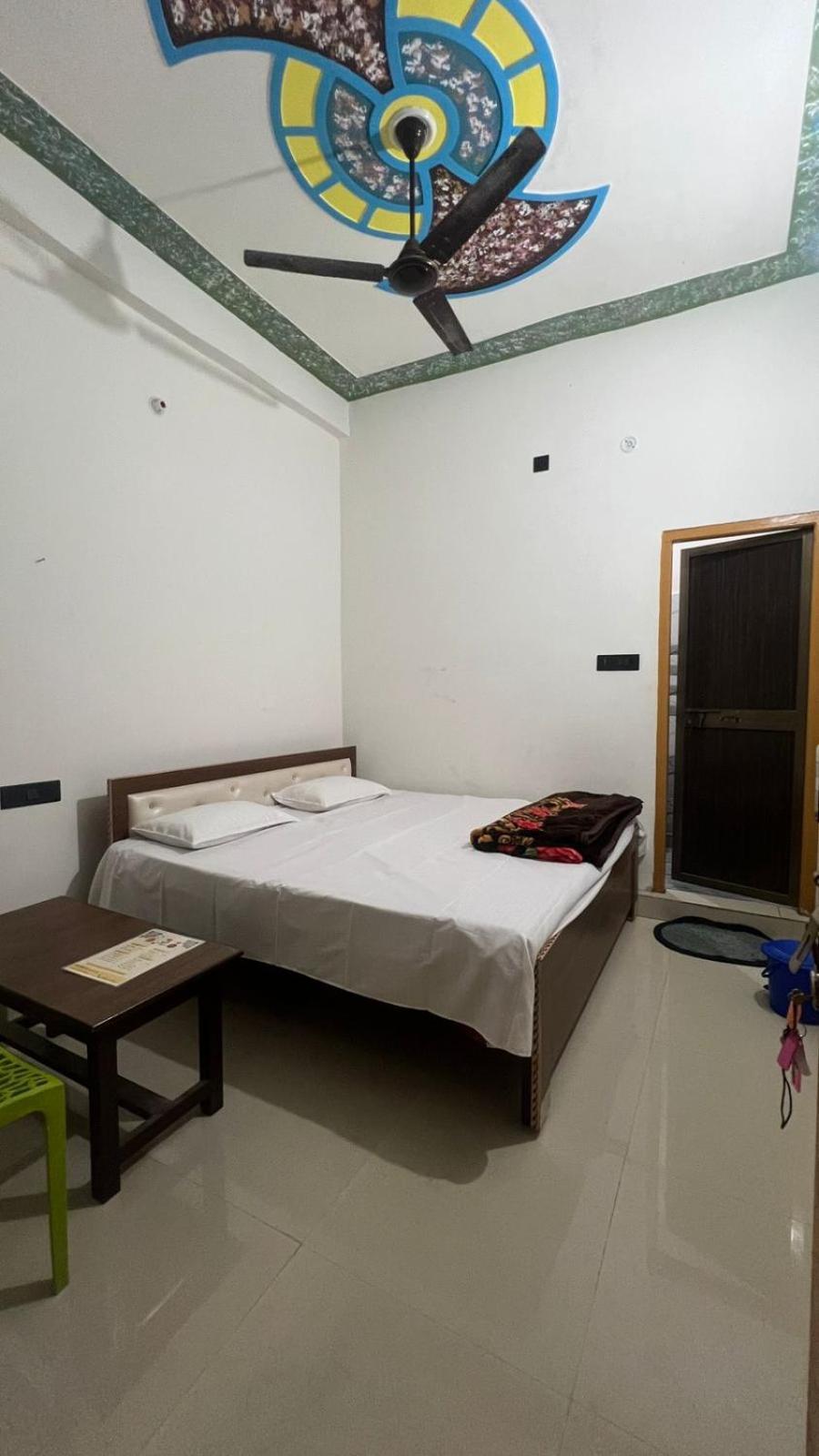 Veda Palace, 900 Meter Distancce From Temple Ayodhya Luaran gambar
